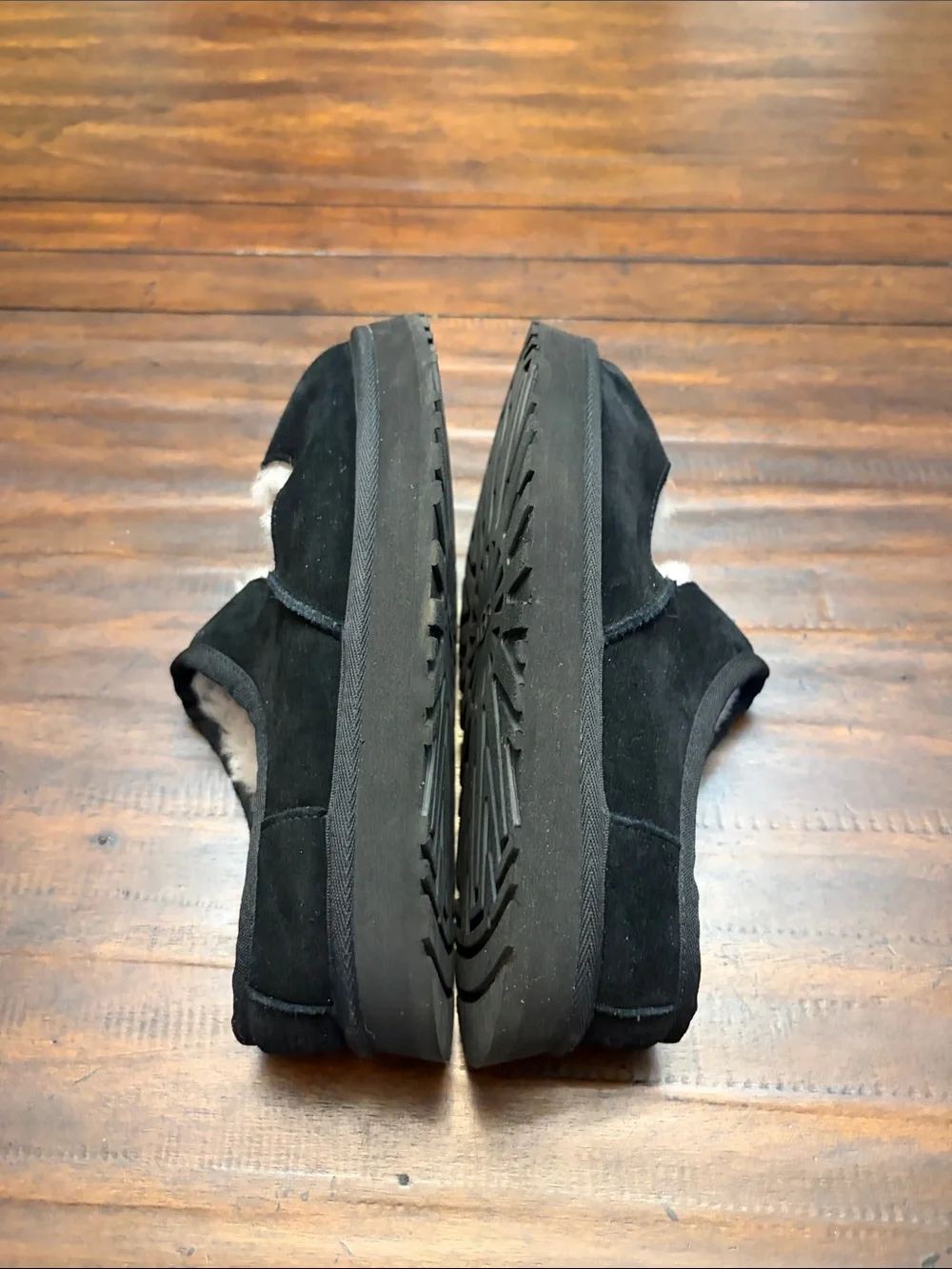 UGG Black slippers kids US 5 SW